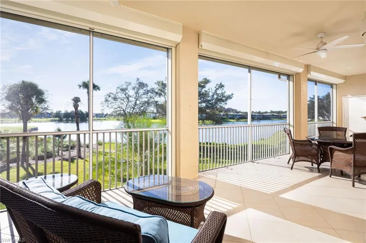 673  Vintage Reserve  CIR, Naples, FL 34119