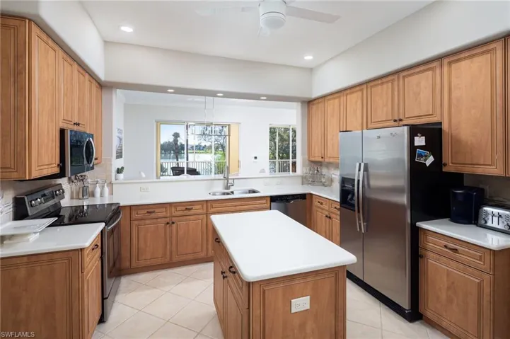 673  Vintage Reserve  CIR, Naples, FL 34119