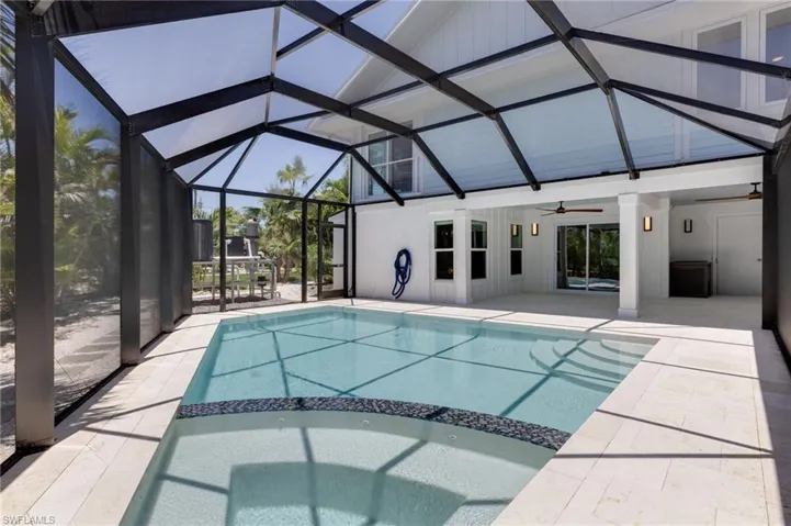 992 Fish Crow Rd, Sanibel, Florida 33957