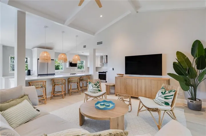 992 Fish Crow Rd, Sanibel, Florida 33957