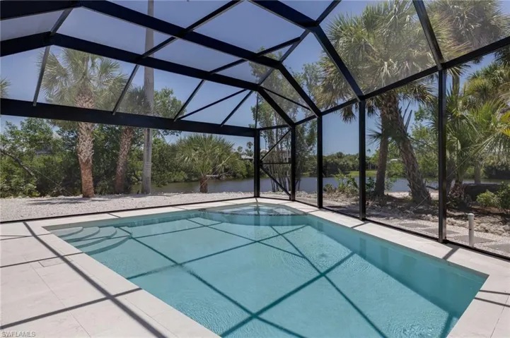 992 Fish Crow Rd, Sanibel, Florida 33957