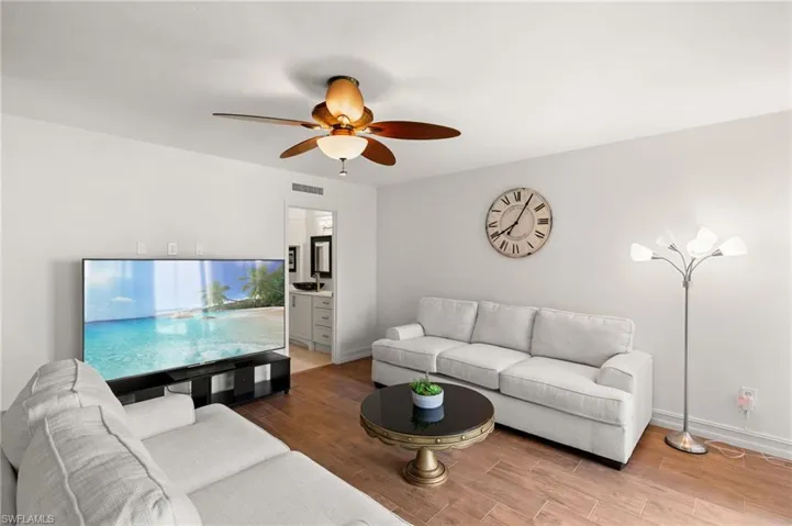 Den area can easily be converted into a 3rd bedroom with an en-suite bathroom
