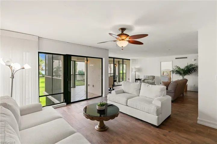 3rd bedroom would also include lanai access