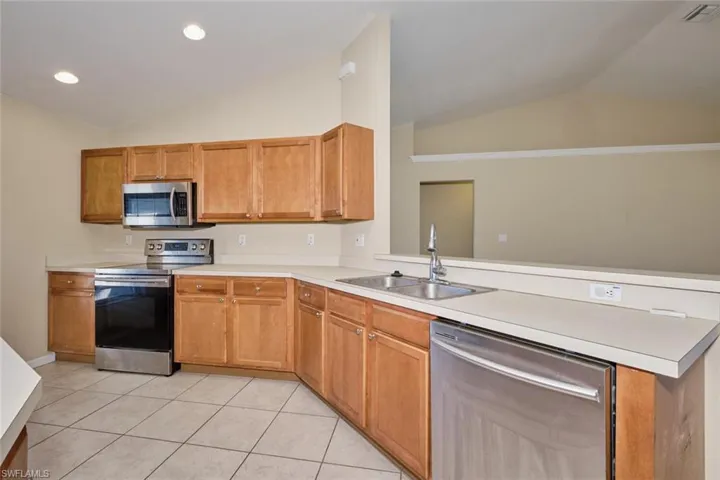 3801 28th St Sw, Lehigh Acres Fl 33976