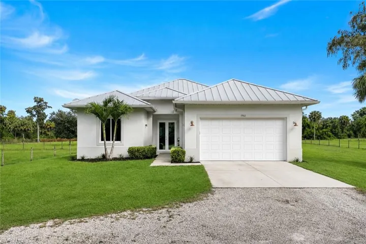 1960 Moulder Dr, Naples, Florida 34120