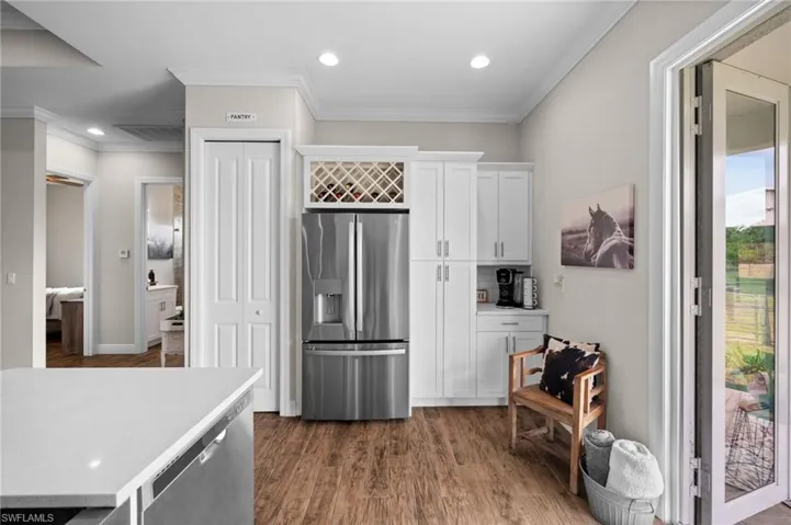 1960 Moulder Dr, Naples, Florida 34120