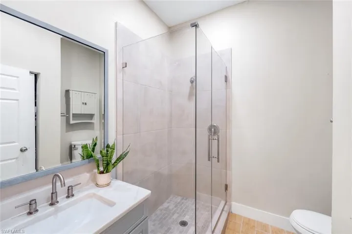 Bonus Guest Apartment Bathroom #3