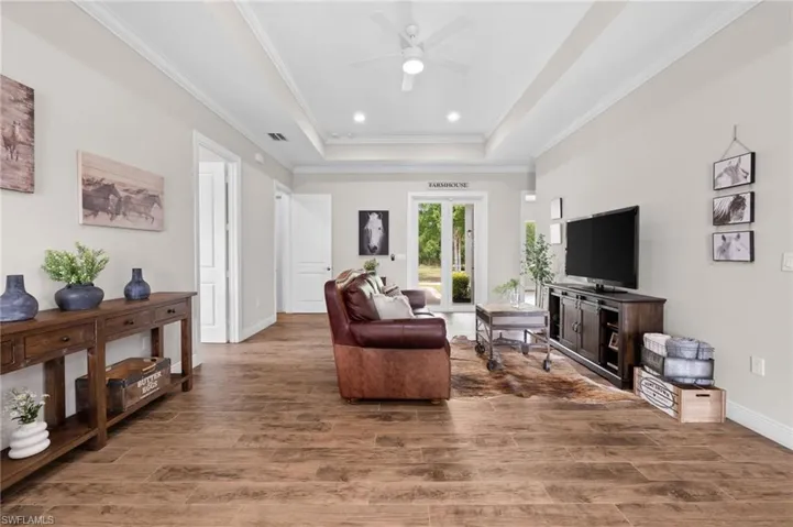 1960 Moulder Dr, Naples, Florida 34120