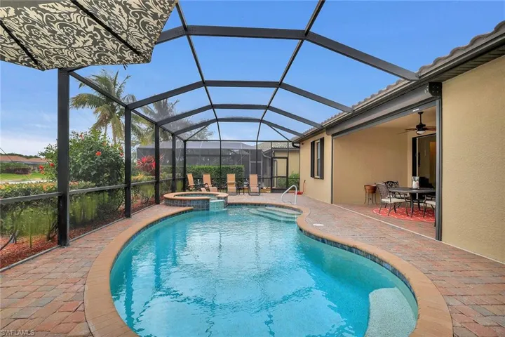 3824  Ruby  WAY, Naples, FL 34114
