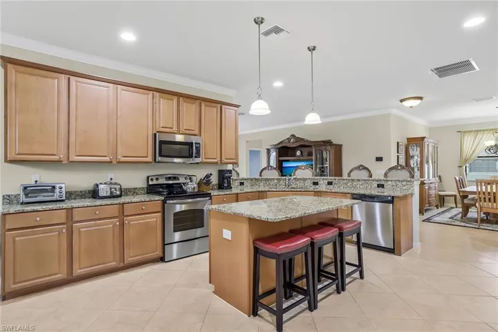 3824  Ruby  WAY, Naples, FL 34114