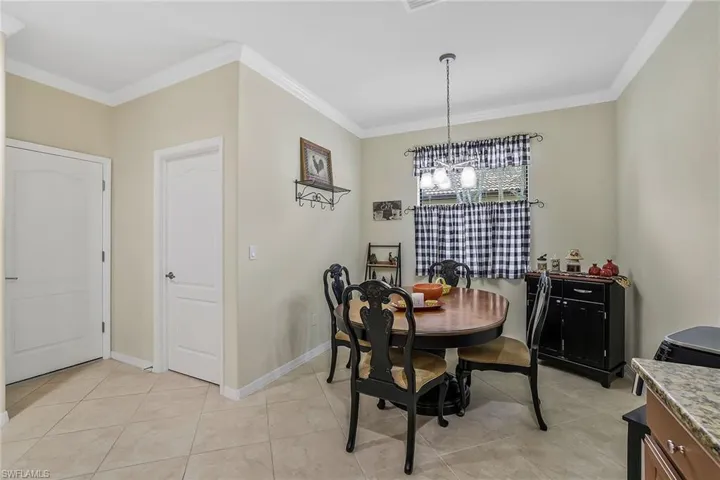 3824  Ruby  WAY, Naples, FL 34114