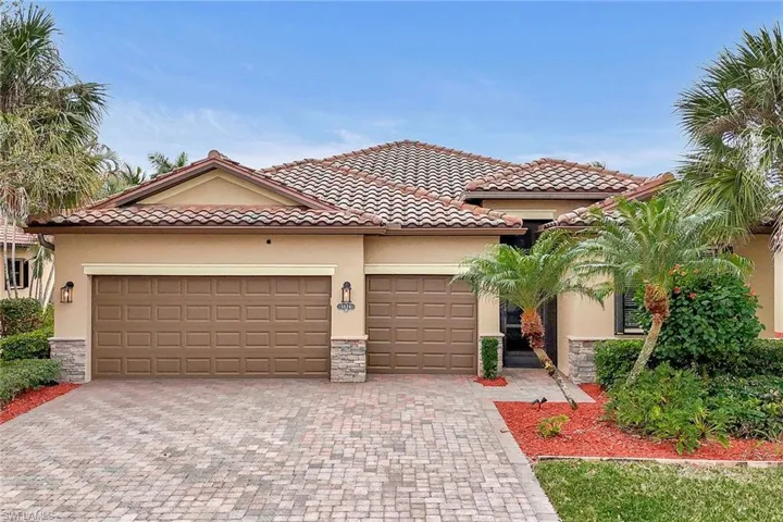 3824  Ruby  WAY, Naples, FL 34114