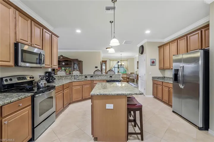 3824  Ruby  WAY, Naples, FL 34114