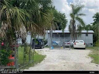 147  Morris Taylor  RD, Felda, FL 33930