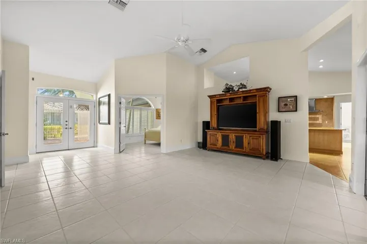 544  Roma  CT, Naples, FL 34110
