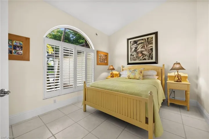 544  Roma  CT, Naples, FL 34110