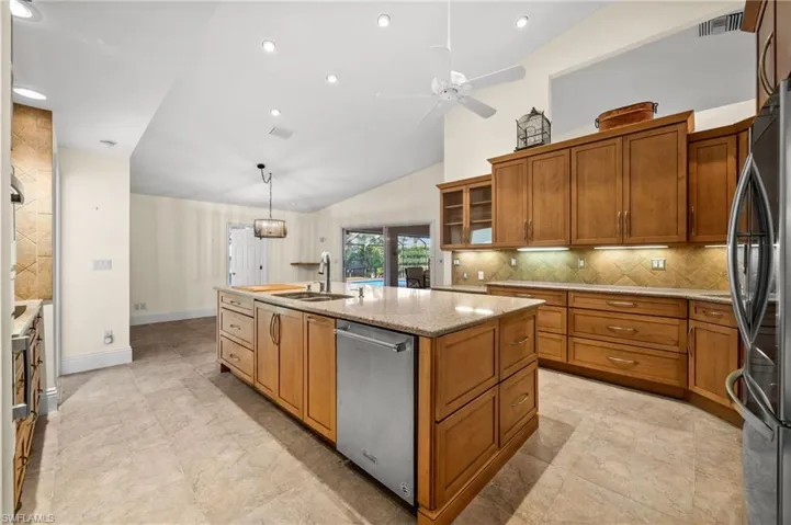 544  Roma  CT, Naples, FL 34110