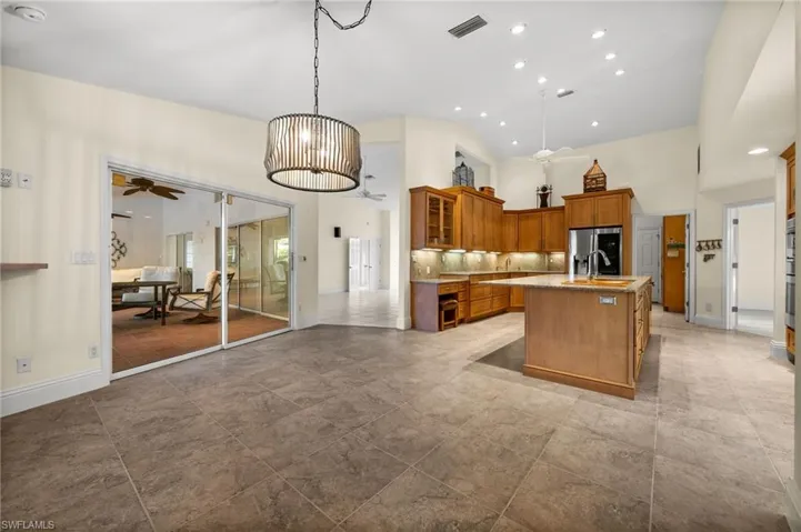 544  Roma  CT, Naples, FL 34110