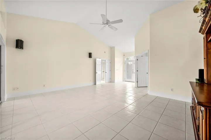 544  Roma  CT, Naples, FL 34110
