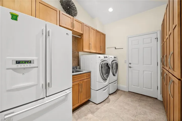 544  Roma  CT, Naples, FL 34110