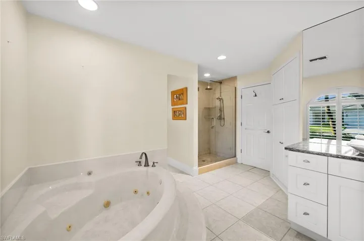544  Roma  CT, Naples, FL 34110