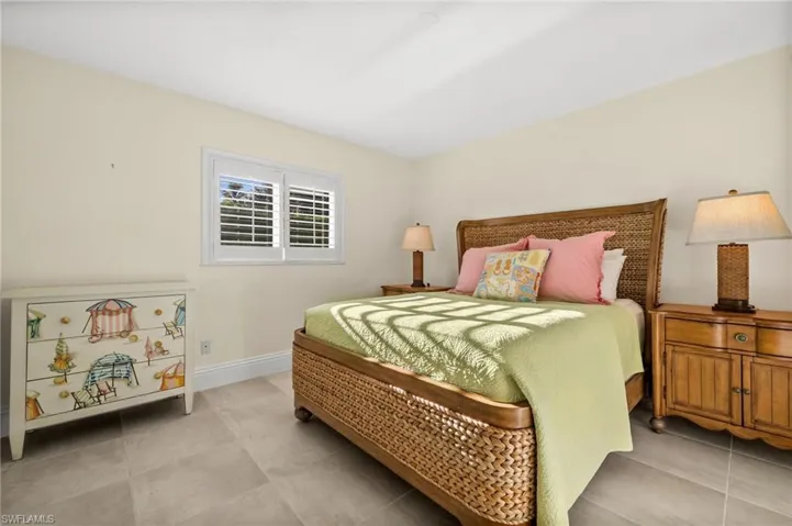 544  Roma  CT, Naples, FL 34110
