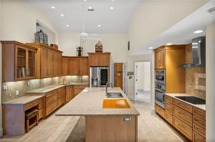 544  Roma  CT, Naples, FL 34110