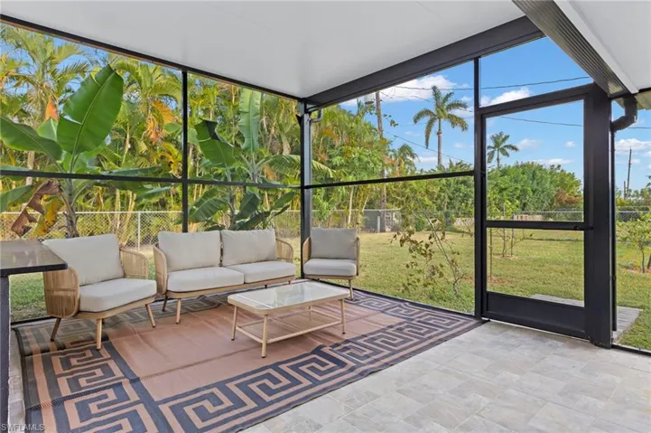 5211 Pocatella Ct, Cape Coral, Florida 33904