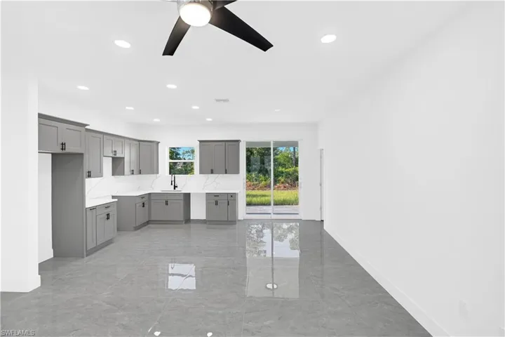 864 Chantilly St E, Lehigh Acres, Florida 33974