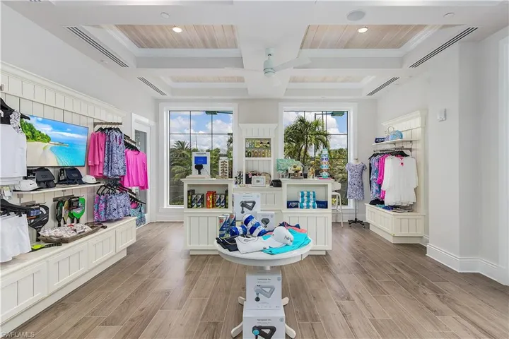15307  Burnaby  DR, Naples, FL 34110