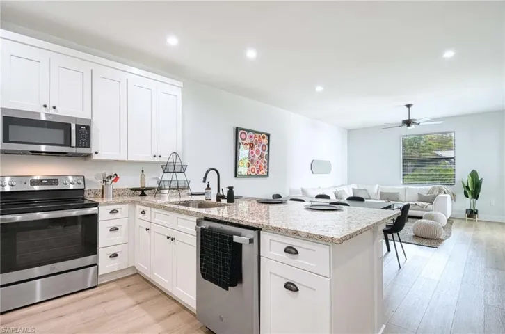 1147  Steeves  AVE, Naples, FL 34104