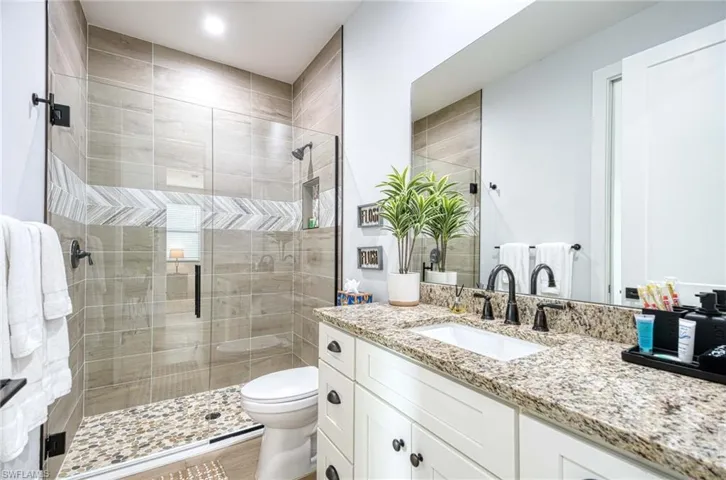 1147  Steeves  AVE, Naples, FL 34104