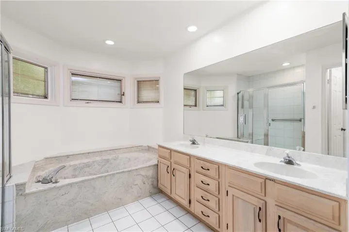 6658 Trident Way J4, Naples, Florida 34108