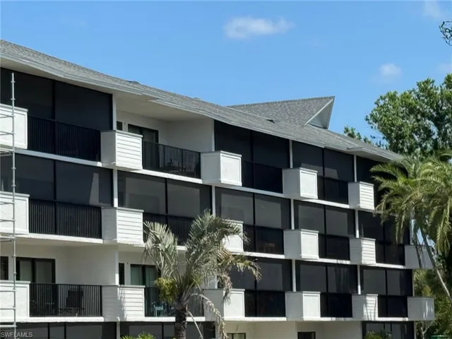 600 Neapolitan WAY # 351, NAPLES FL 34103