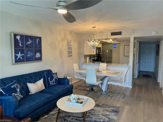 600 Neapolitan WAY # 351, NAPLES FL 34103