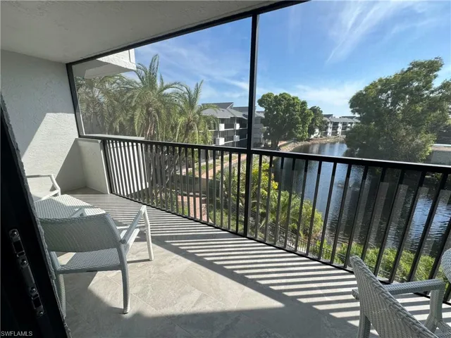 600 Neapolitan WAY # 351, NAPLES FL 34103