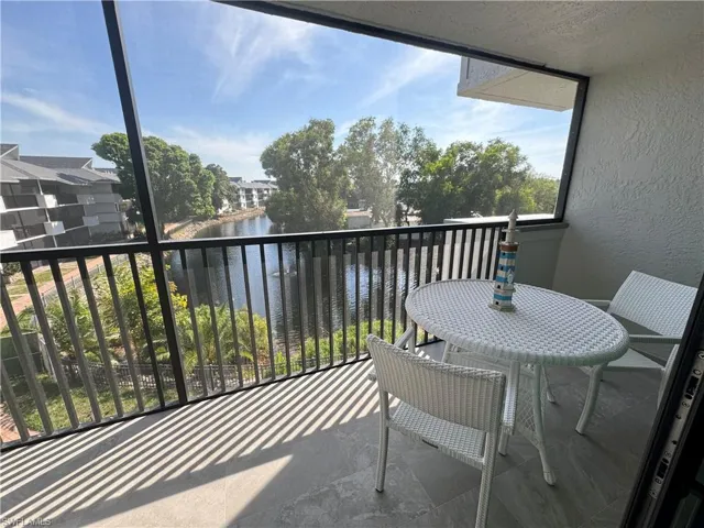 600 Neapolitan WAY # 351, NAPLES FL 34103