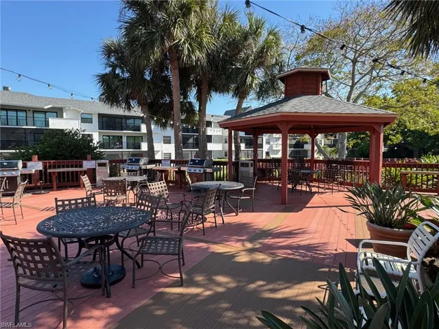 600 Neapolitan WAY # 351, NAPLES FL 34103