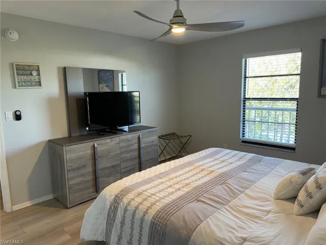 600 Neapolitan WAY # 351, NAPLES FL 34103