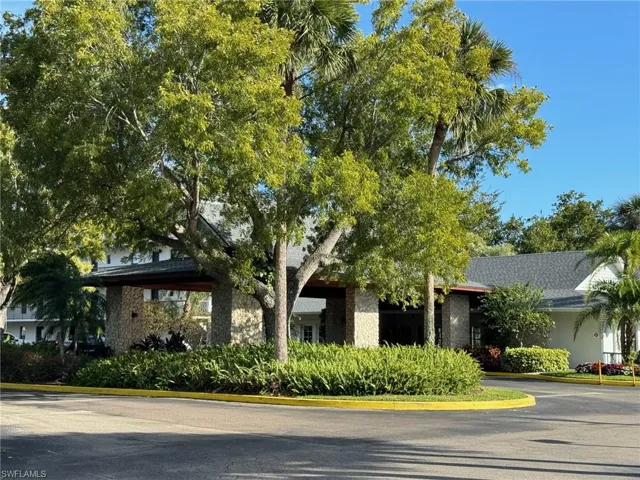 600 Neapolitan WAY # 351, NAPLES FL 34103