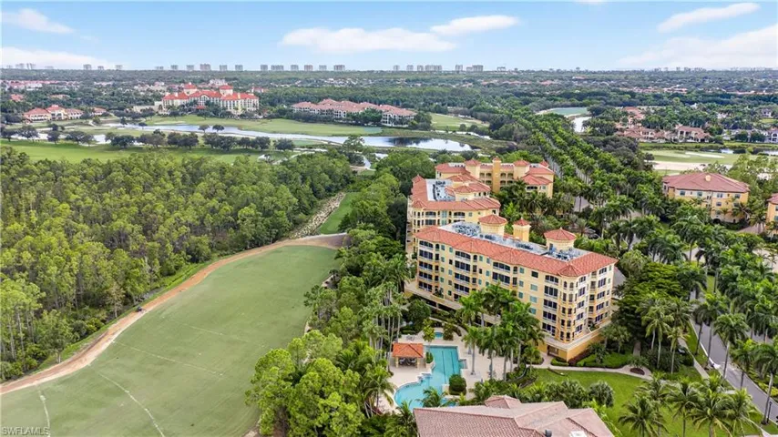 2748 Tiburon Blvd E 106, Naples, Florida 34109