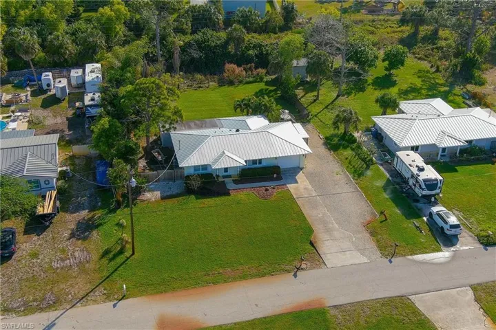 Another aerial shot ...