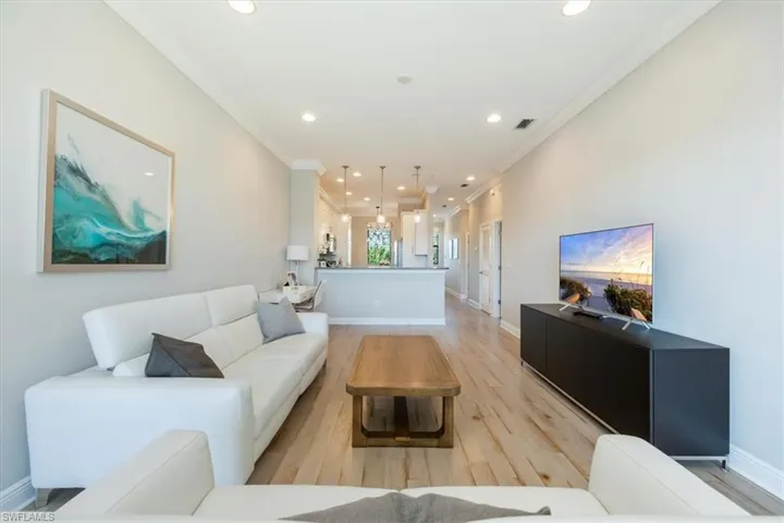 15102  Palmer Lake  CIR, Naples, FL 34109