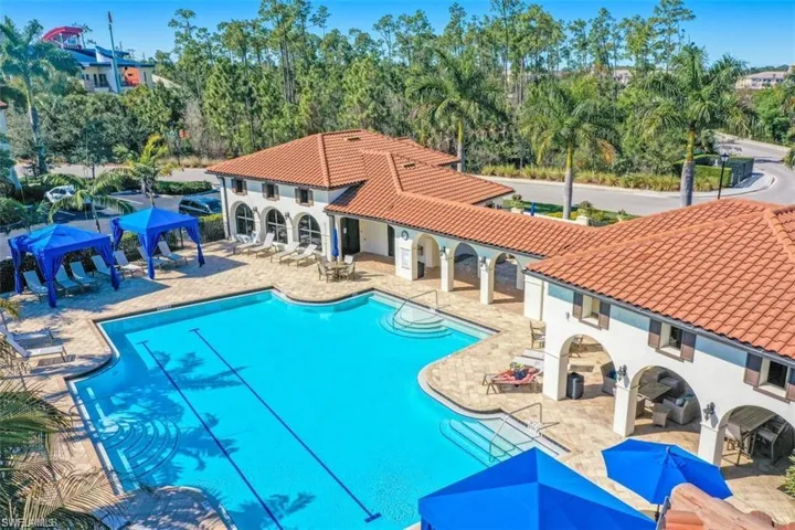 15102  Palmer Lake  CIR, Naples, FL 34109