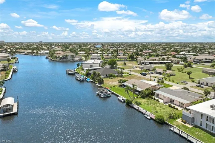 320 Tudor Dr, Cape Coral Fl 33904