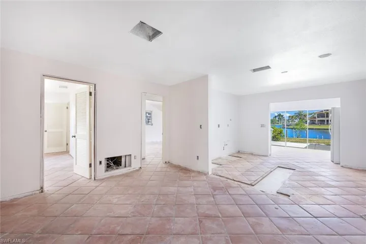 320 Tudor Dr, Cape Coral Fl 33904