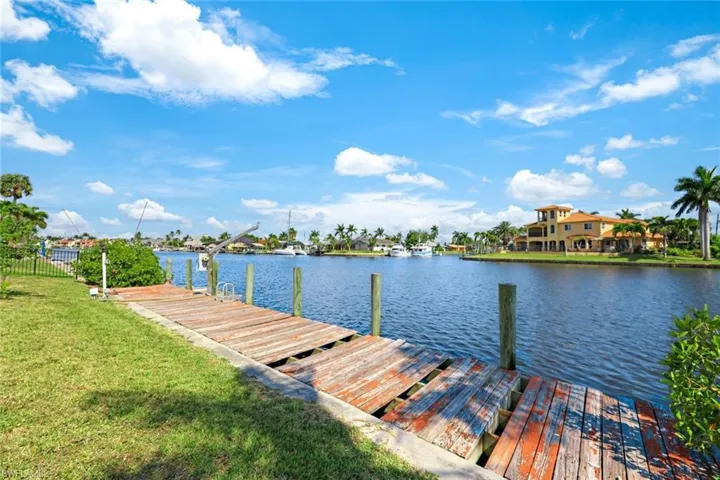 320 Tudor Dr, Cape Coral Fl 33904