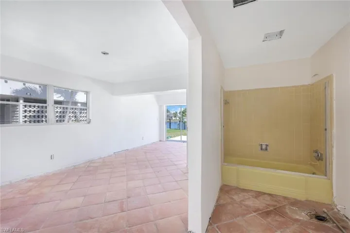 320 Tudor Dr, Cape Coral Fl 33904