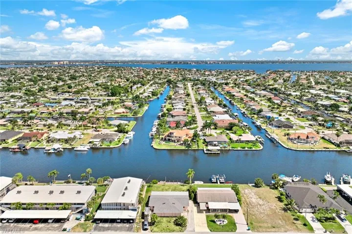 320 Tudor Dr, Cape Coral Fl 33904