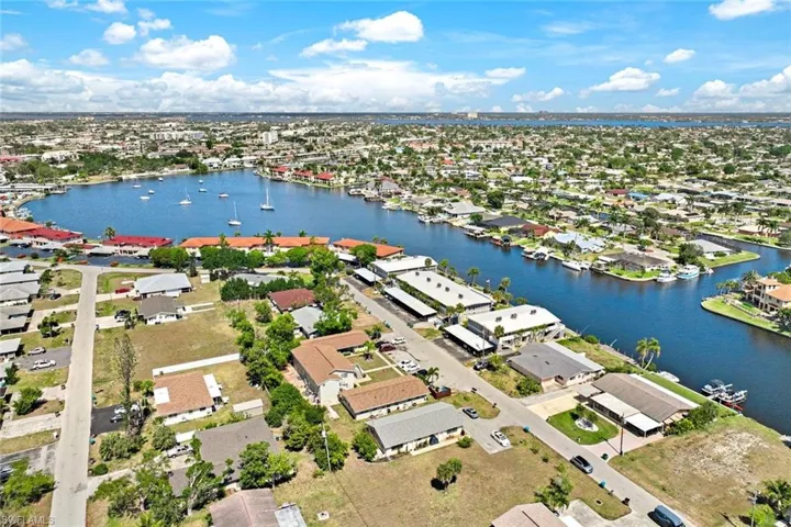 320 Tudor Dr, Cape Coral Fl 33904